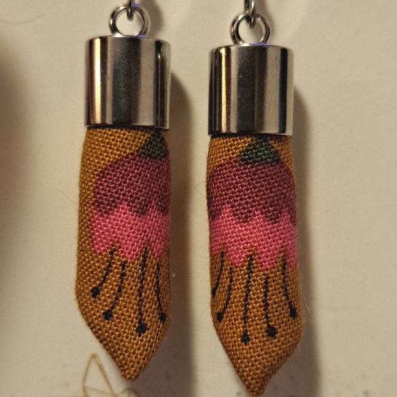 Nao Origami earrings - Picture 3 of 3